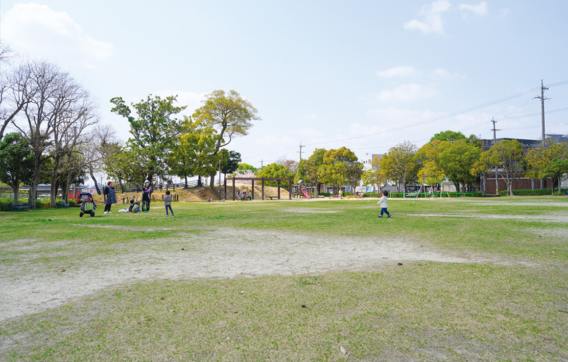 戸崎公園（約880m／徒歩11分）